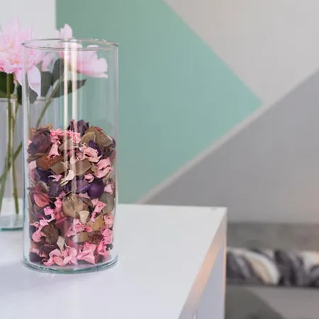 לינה וארוחת בוקר Eg House 3*