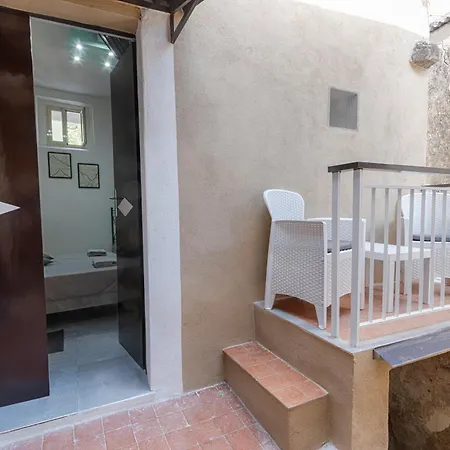 Eg House לינה וארוחת בוקר 3*