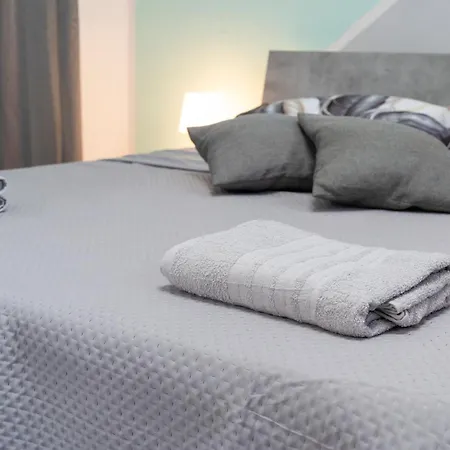 לינה וארוחת בוקר Eg House סרנו